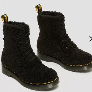 Dr. Martens Pascal Women's Faux Fur Shearling Boots Black Size 6 New